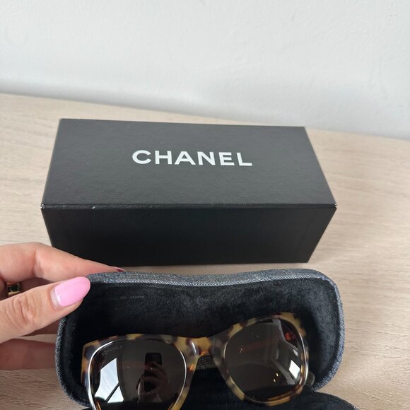 Chanel CC Logo Sunglasses Tortoise and Denim Frame - Picture 3 of 13